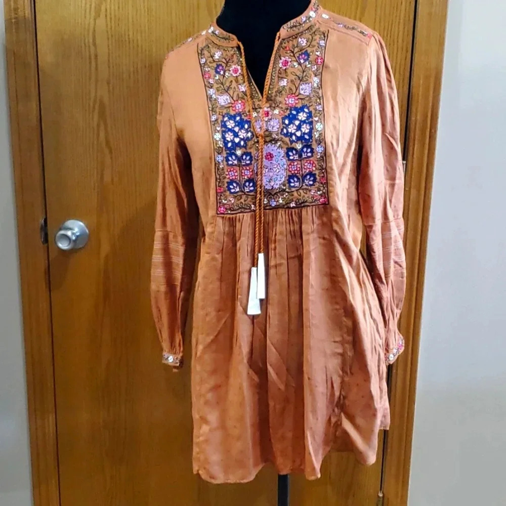Soft surroundings nwot embroidered boho long sleeve tunic top tan floral